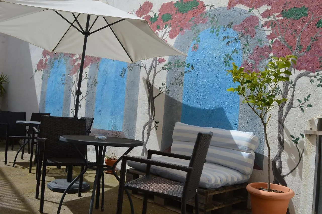 **  Hotel Nou Estrelles Cadaqués Spanien