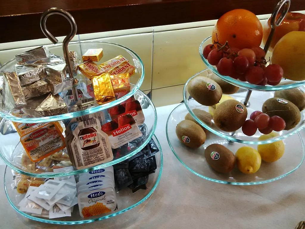 **  Hotel Nou Estrelles Cadaqués Španělsko